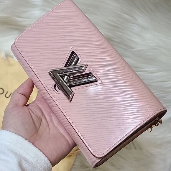 💯 Authentic Louis Vuitton Twist Wallet 🍀 - Picture 11 of 14